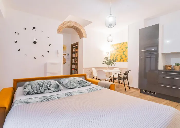 Centro Proprio Dietro L'angolo