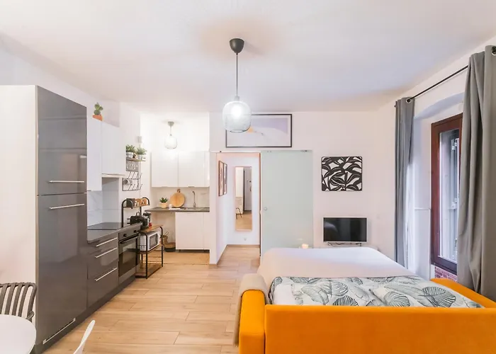 Centro Proprio Dietro L'angolo Daire Como